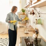 What is the best way to clean the kitchen