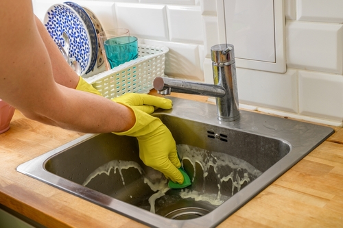 Who can I contact for top notch apartment cleaning in Creve Coeur, MO